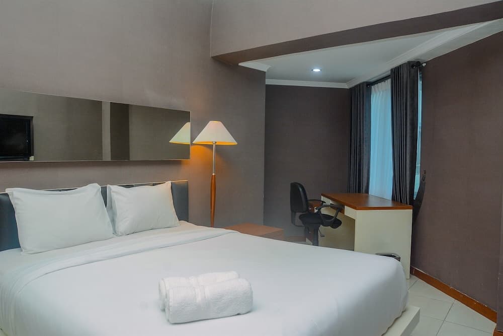 Great Location and Spacious Sudirman Park 2BR Apartment