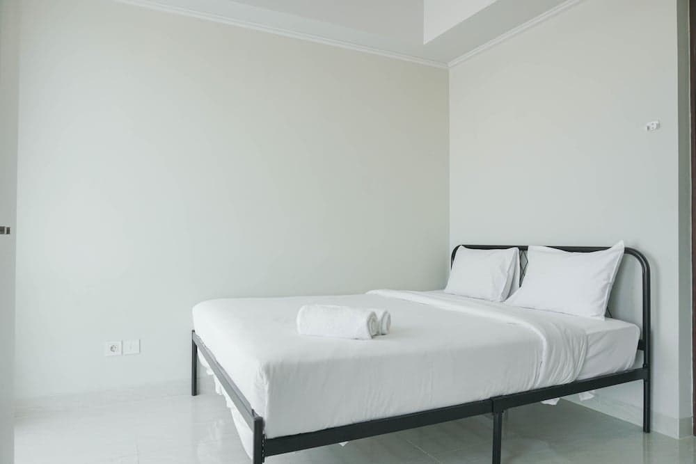 Minimalist and Comfort Studio at Green Sedayu Apartment