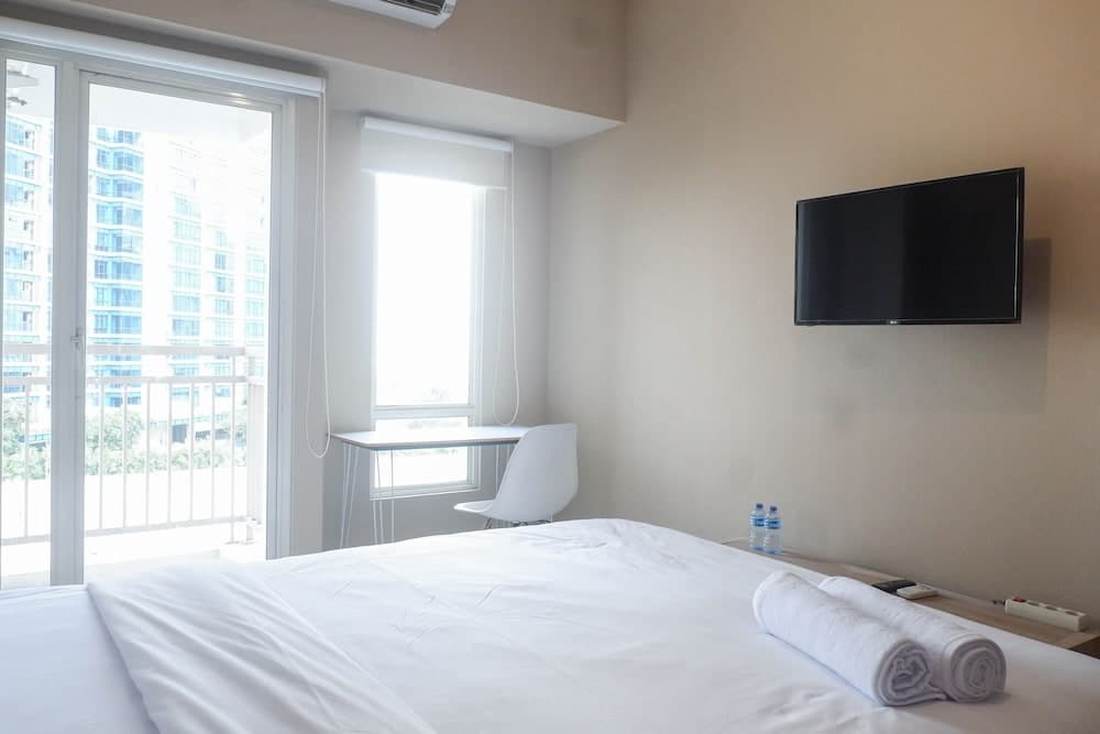 Restful Studio Apartment at Orchard Supermall Mansion