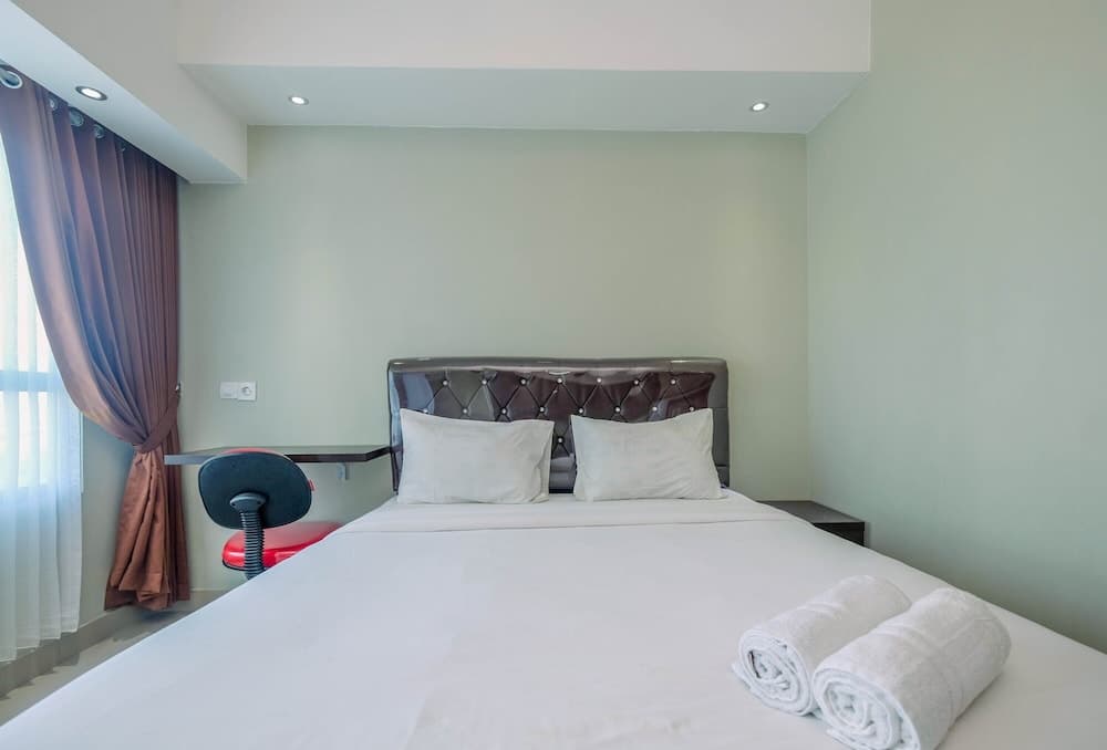 Pool View Studio Apartment @ Springlake Summarecon Bekasi