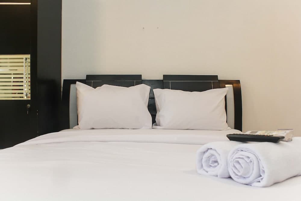 Homey and Strategic Studio Apartment at Metropark Condominium Jababeka