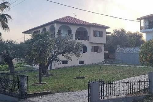 Apt - Sleeps 4 - Pets Ok - Parking - Balcony