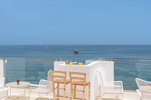 Sea Breeze Hotel