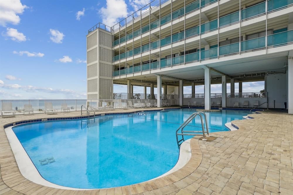 Fontainebleau Terrace by Book That Condo