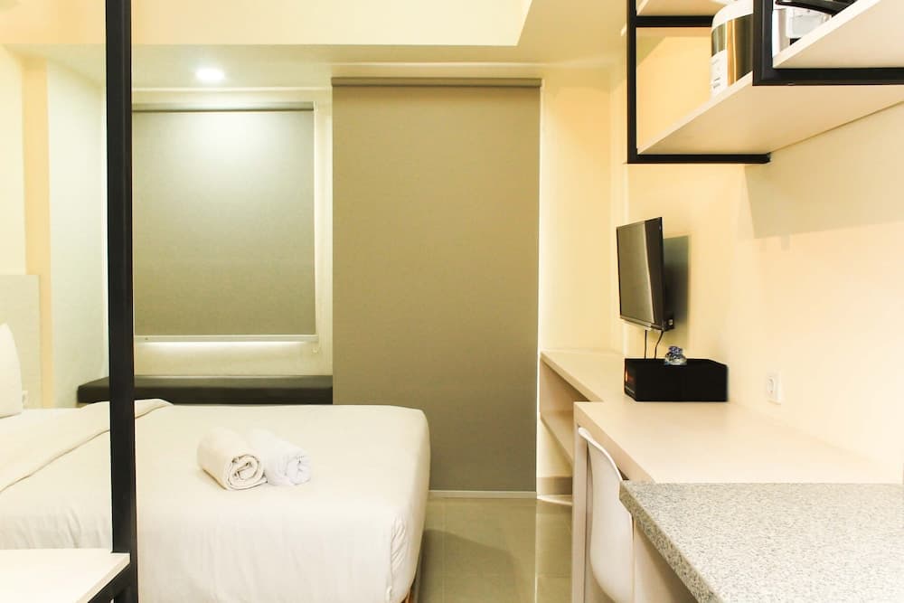 Nice And Comfort Studio Apartment At Mustika Golf Residence