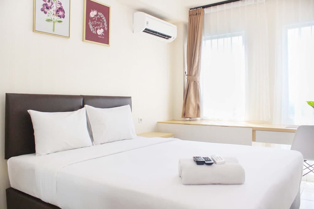 Comfortable Patraland Urbano Studio Apartment Near Train Station