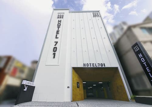 HOTEL 701