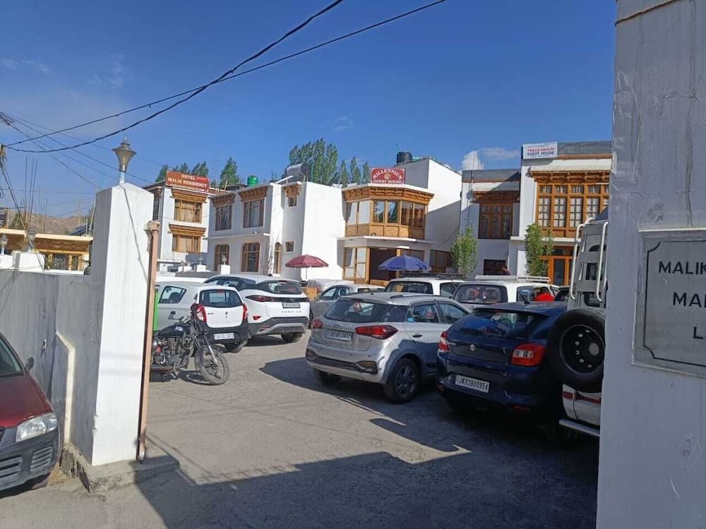 Konaklama yerinin ön cephesi