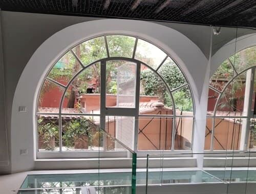 Designer Property Laid out Over 2 Floors In the Most Elegant Area Of Rome