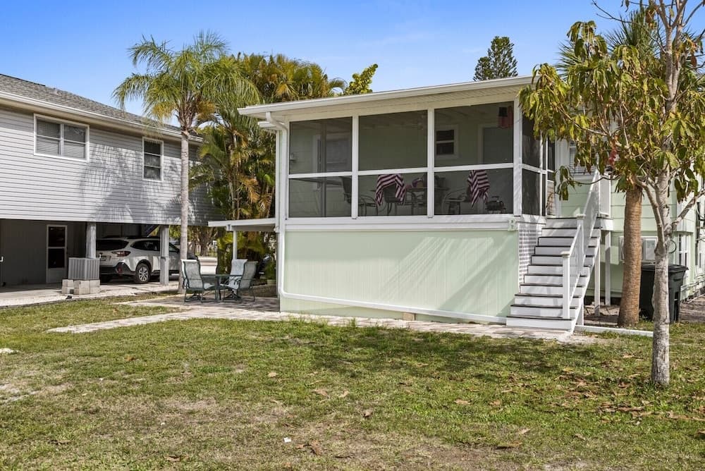 6050 Estero Blvd Villa B