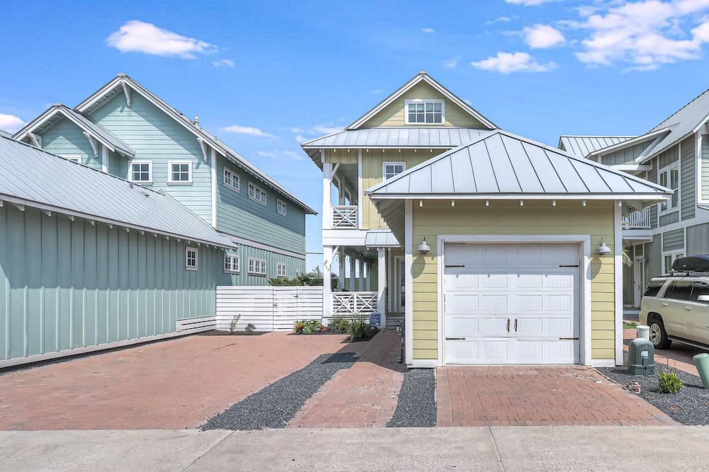 One Particular Harbor 119 FI