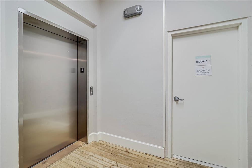 The Bunkhouse TC 10303