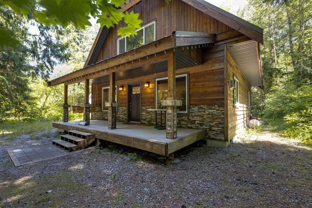 22MBR - Hot Tub - Wi-Fi - BBQ - Pets OK - Sleeps 8