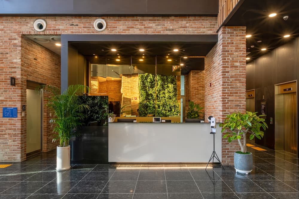 Urbanest Hotel