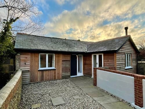 Charming 2-bed Lodge in Dorchester