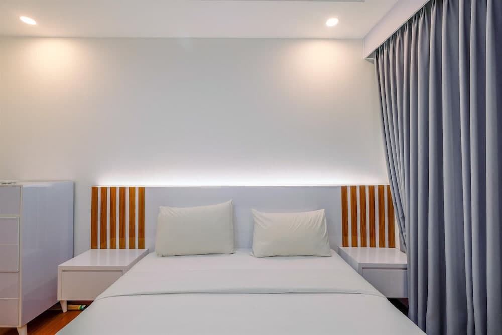 Fancy and Fabulous 1BR at Pejaten Park Apartment