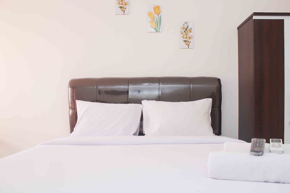 Chic and Cozy Studio at Riverview Jababeka Apartment