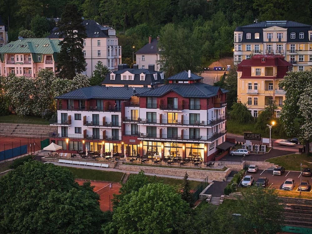 Hotel Queens