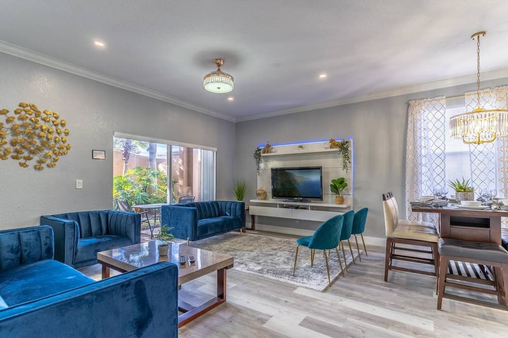 243 Regal Palms