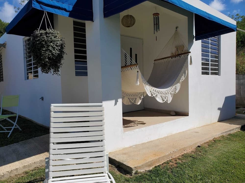 Comfy apartment 8 minute walk from beach