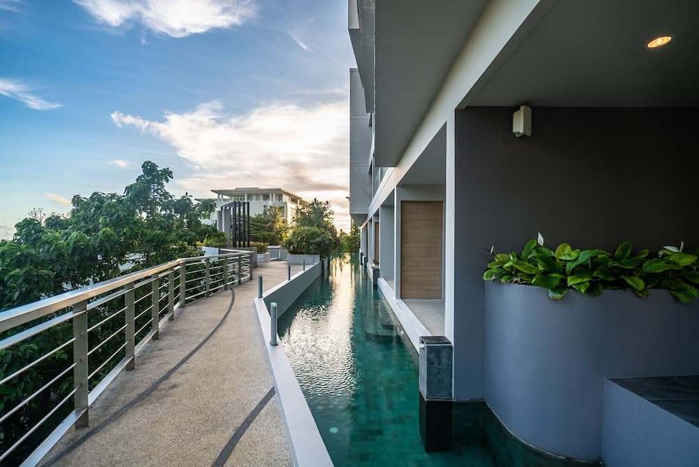 The Ark at Veloche by Lofty