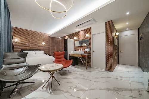Brown-Dot Hotel Geomdan