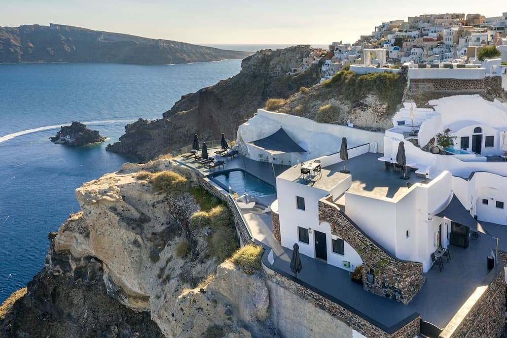 Pearl of Caldera Oia Boutique Hotel