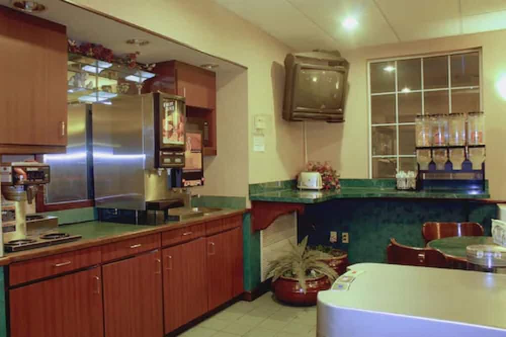 Garden City Inn