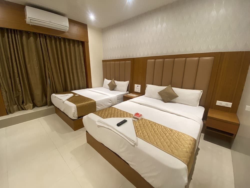 Hotel BKC Inn Near Trade Centre, Visa Consulate