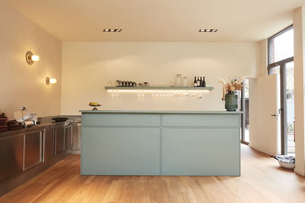 Chambre d'Amis by Alix