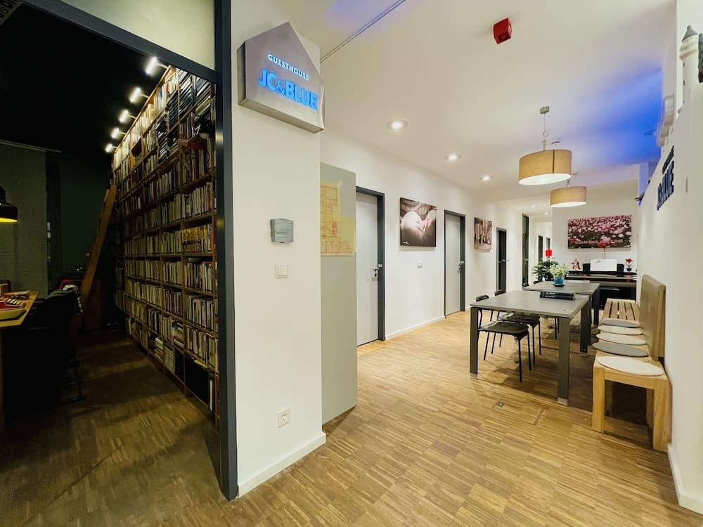 JC&BLUE Guesthouse - Hostel