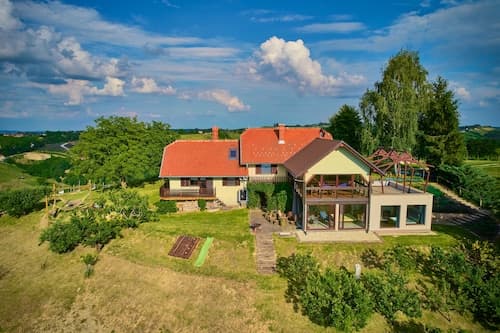 Vineyard Cottage -wine Tours -wellness -adventures