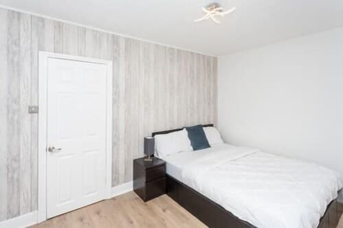 House - Sleeps7 - Garden - Parking - Station Close