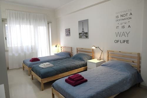 Room-emilio Home Triple Room in our Cozy