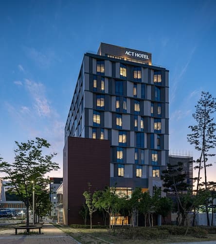 ACT Hotel