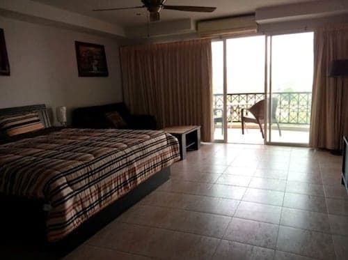 The Residence Floor 7 Room 706
