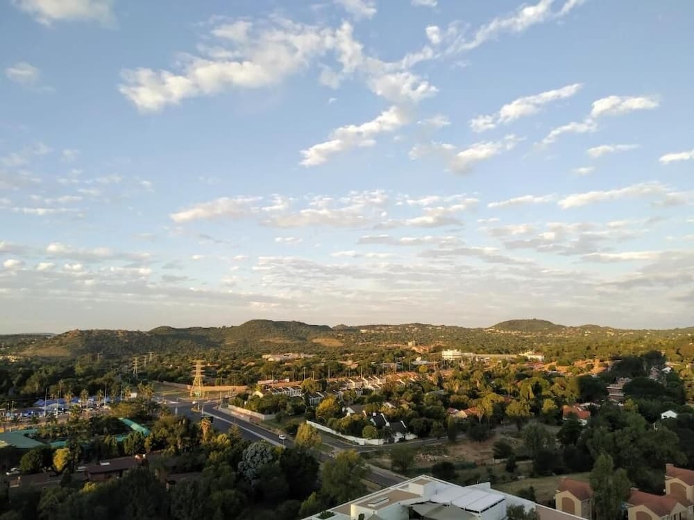 Menlyn Residence Luxury Studio Apartment