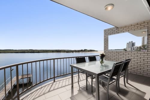 Wharf Lodge