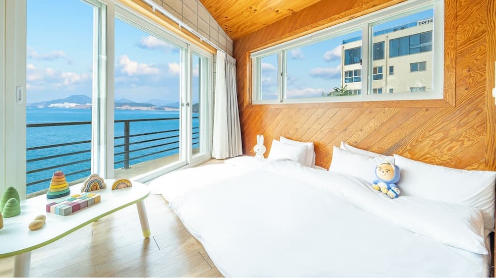 Yeosu Hi Mom Kids Family Pension Black