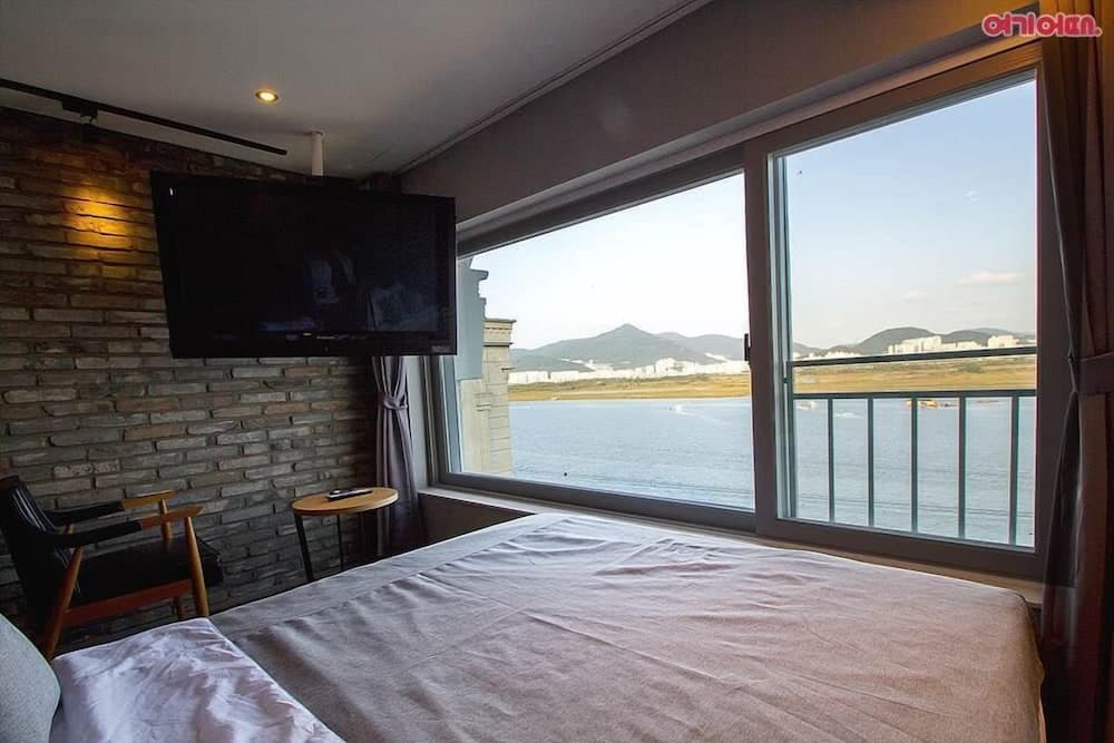 JK Hotel