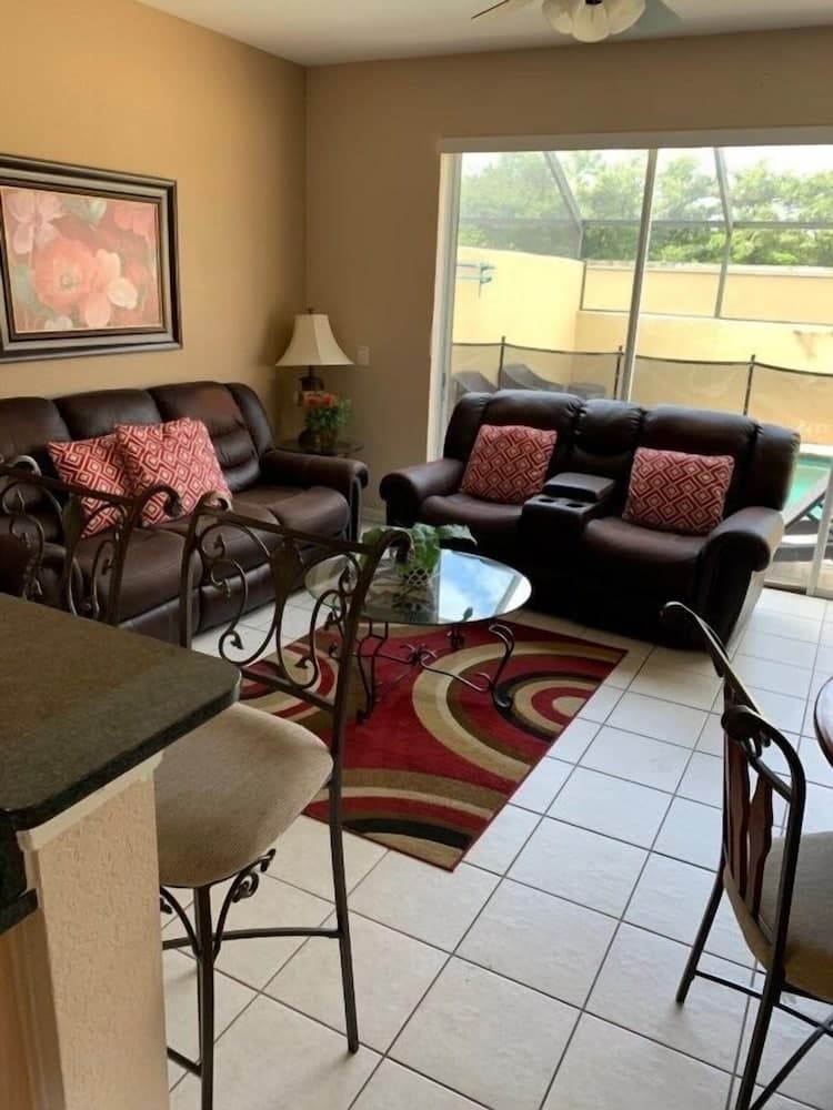 3 Br 2 Miles To Disney, Pool, Free Wifi And More 3 Bedroom Townhouse by RedAwning