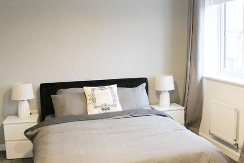 1-bed House - Sleeps 2 - Parking, Wifi