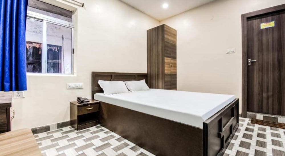 Goroomgo Royal Stay Gadiyahat Kolkata