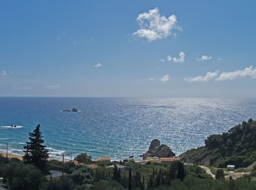 Studio Apartments on Pelekas Beach With Swimming Pool and sea View
