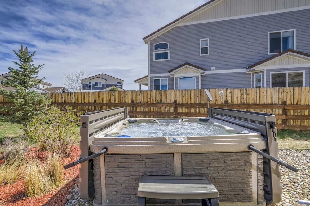 4brhot Tubpool Table, Ping Pong, Foosball!