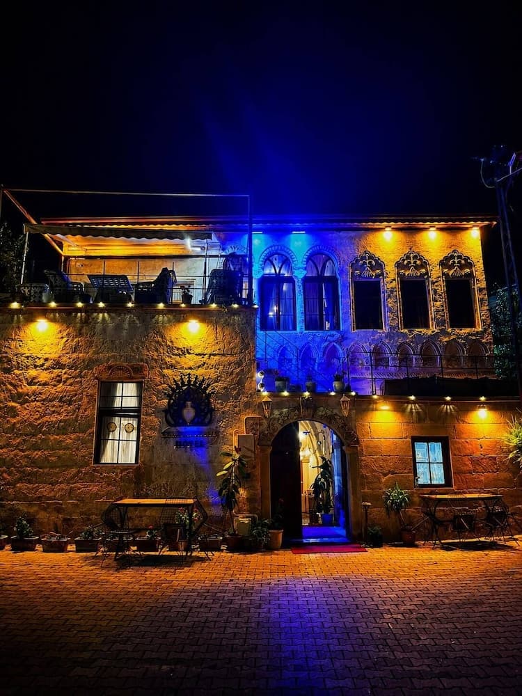 Zuwinasa House