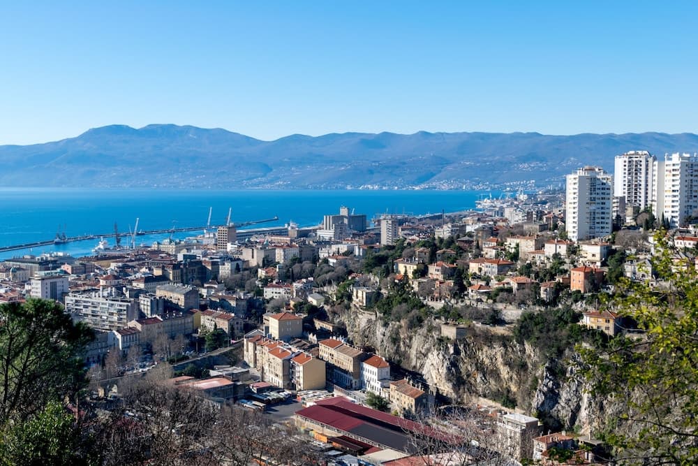 La Guardia apartments