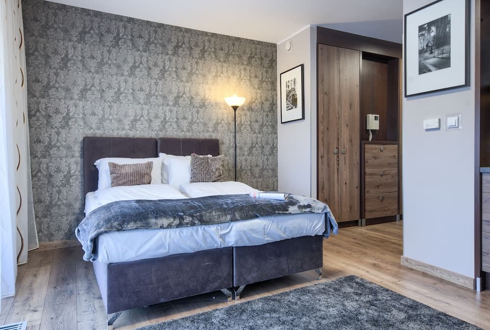 Alibi Apartments