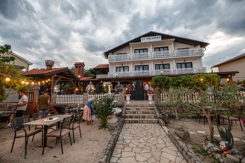 Meliores Rooms & Restaurant