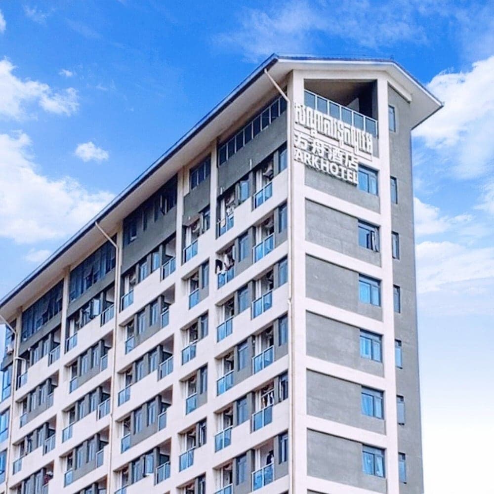 Ark Hotel